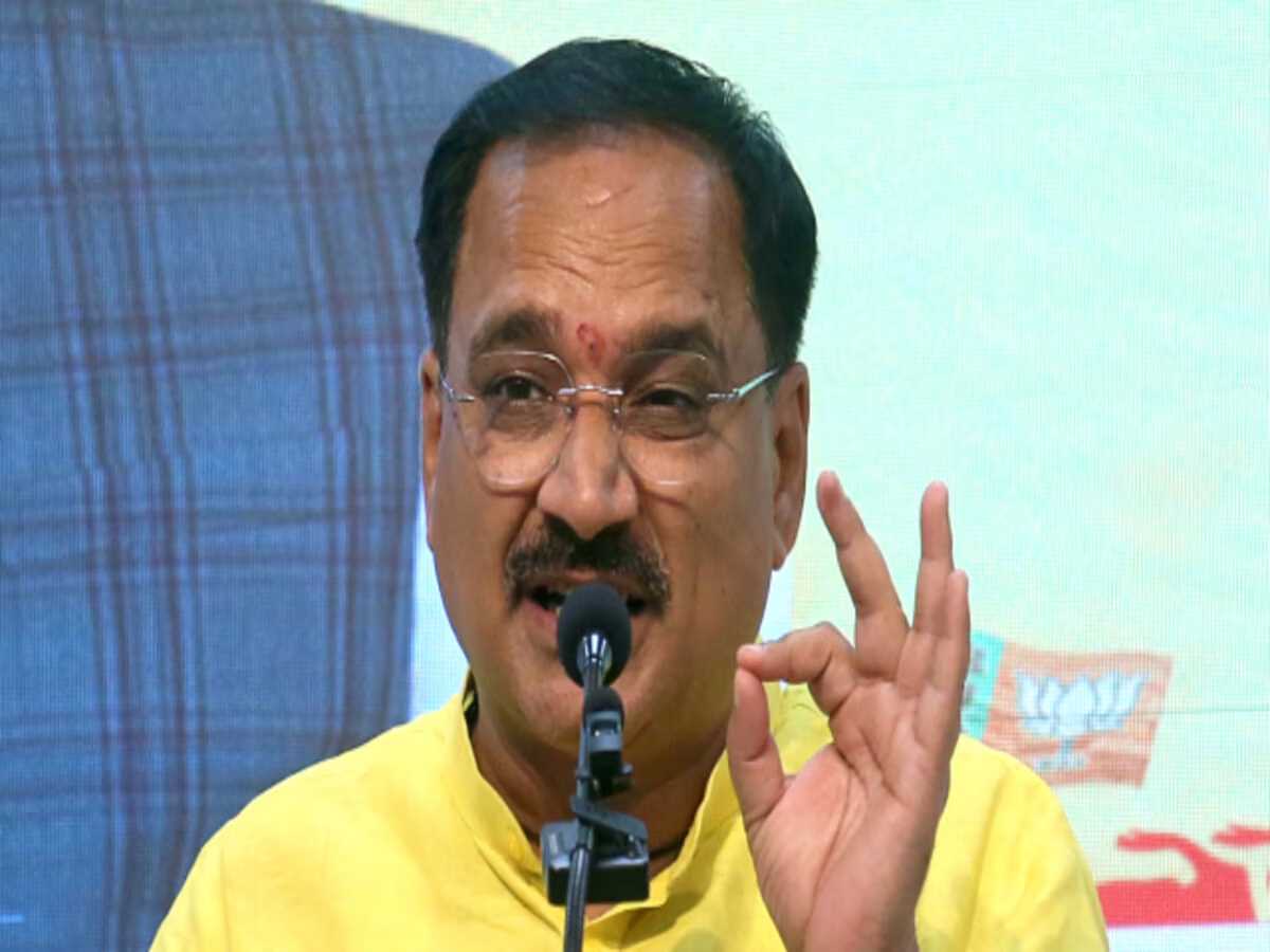 अरविंद केजरीवाल का आपराधिक चेहरा सामने आया : वीरेंद्र सचदेवा अरविंद केजरीवाल का आपराधिक चेहरा सामने आया : वीरेंद्र सचदेवा